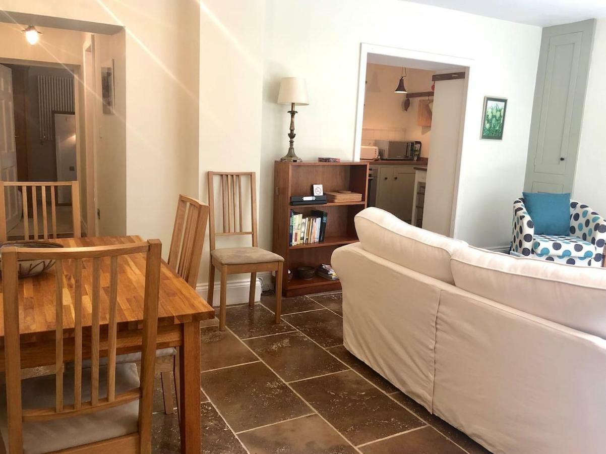 Lauras Townhouse Apartments Garrard'S Retreat バース エクステリア 写真